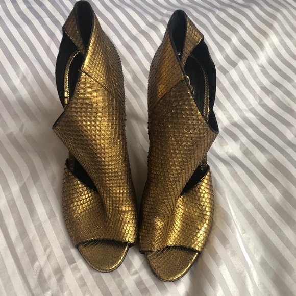 ❌SOLD❌ Tom Ford Open Toe Python Ankle Boots - Picture 1 of 4